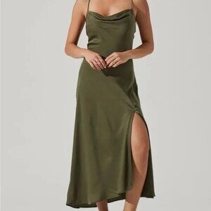 ASTR Gaia Midi Dress Size Small - Sage